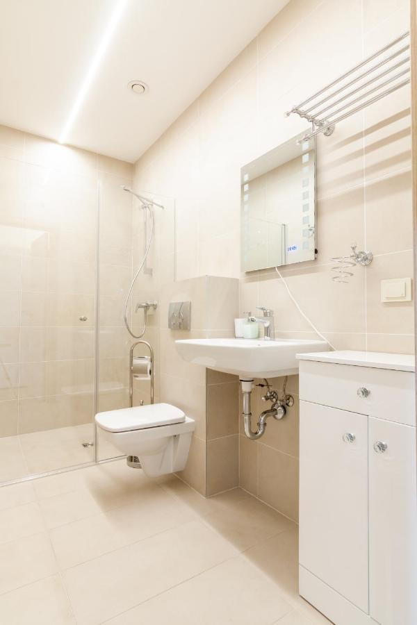 Central Square Apartments Паланга Экстерьер фото
