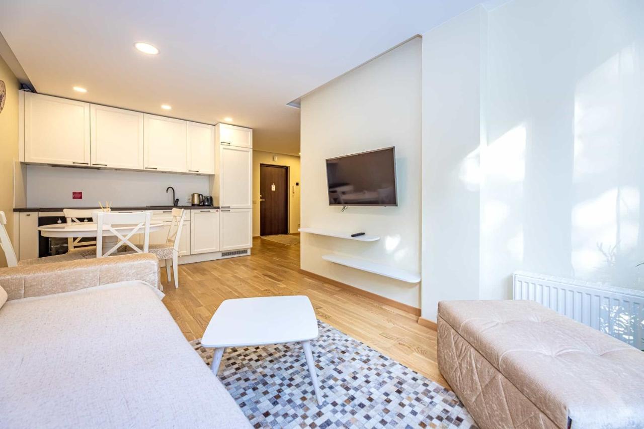 Central Square Apartments Паланга Экстерьер фото