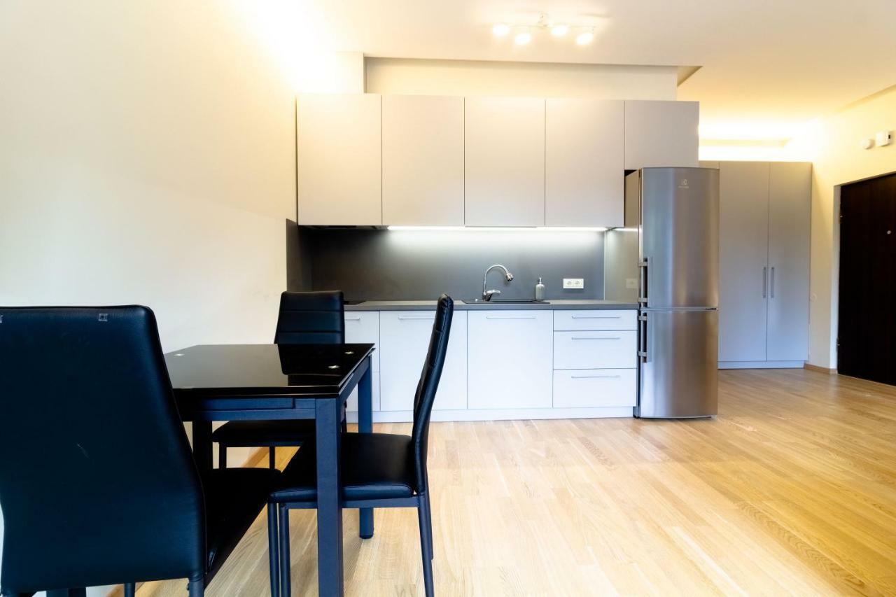 Central Square Apartments Паланга Экстерьер фото